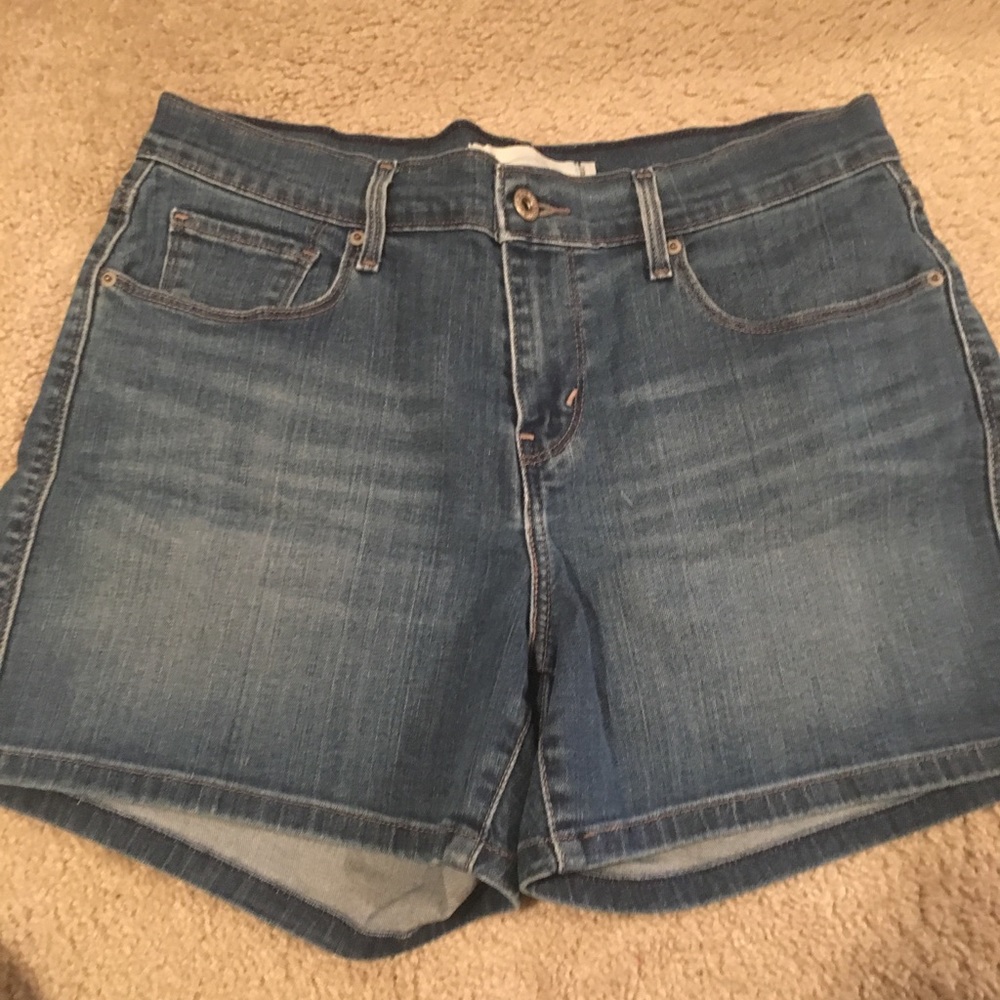Levi’s shorts
